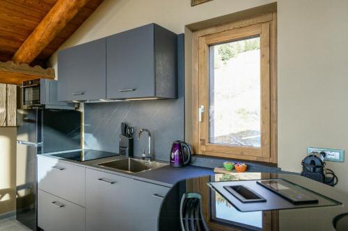 Viesnīcas āriene, Historic Chalet At 1600M With Mountains Views in Verrayes