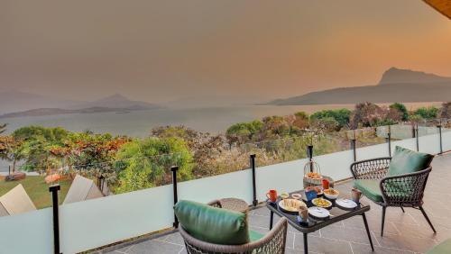 Skats, SaffronStays Shambhala Bodhi - 3-BR villa overlooking Pawna Lake with private pool, jacuzzi, and lou in Ambegaon