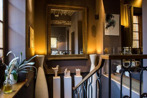 Porcellino Gallery Art Boutique BB - image 6