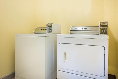 Days Inn & Suites by Wyndham Augusta Near Fort Gordon - image 25