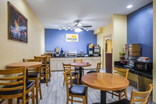 Days Inn & Suites by Wyndham Augusta Near Fort Gordon - image 21