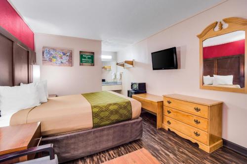 Econo Lodge Walterboro - image 25