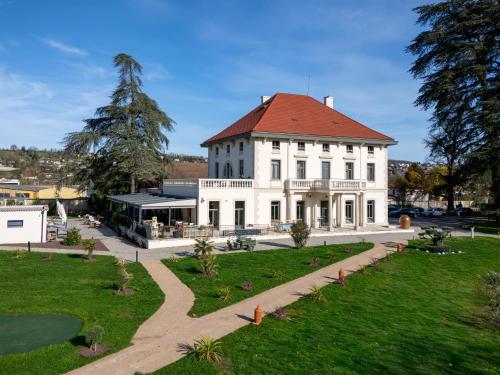 A szálláshely kívülről, Hôtel Séquoias (Hotel Sequoias) in Ruy-Montceau