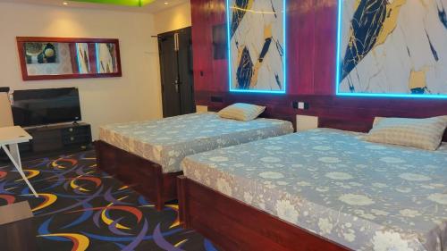 Sas Tower Hotel - image 2