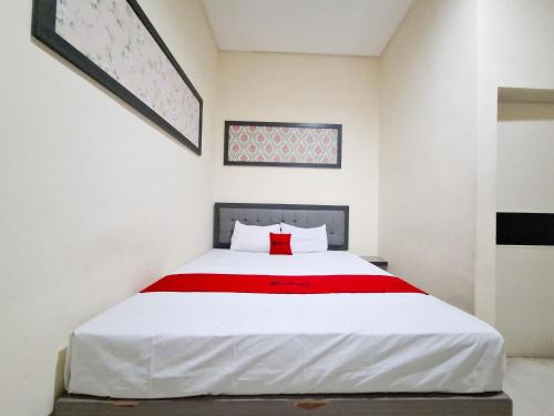 Quartos, RedDoorz @ Hotel Galaksi Ponorogo in Ponorogo