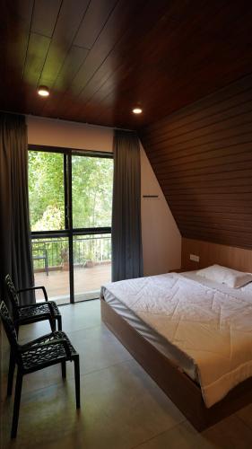Lostcabins in Thusaragiri
