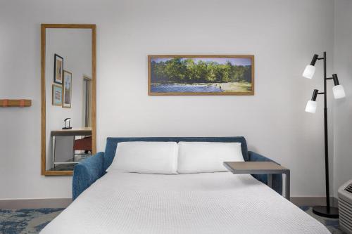 Hampton Inn & Suites Clinton - image 39