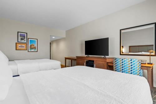 Hampton Inn & Suites Claremore - image 43