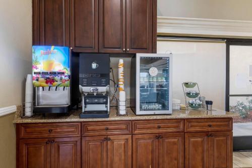 Quality Inn Long Beach - Signal Hill - image 36