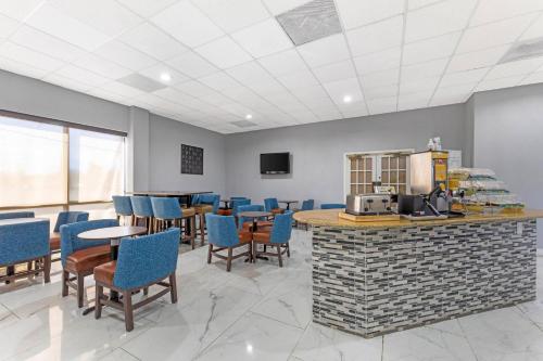 Quality Inn Columbus - image 42