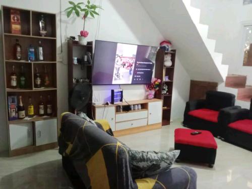 Irene HOUSE in Nabua