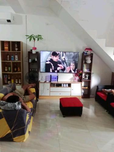 Irene HOUSE in Nabua
