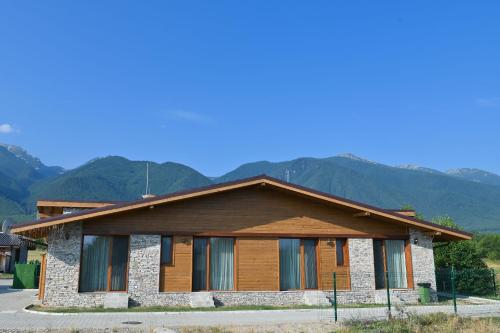 Villa Raphael w Sauna near Pirin Golf Resort – khách sạn tại Betolovoto