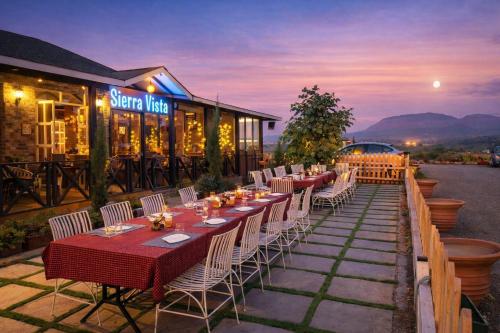 Restorāns, Sierra Vista Resort in Khambale