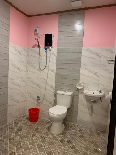 Bathroom, Brown Epitome Lodge in Baler