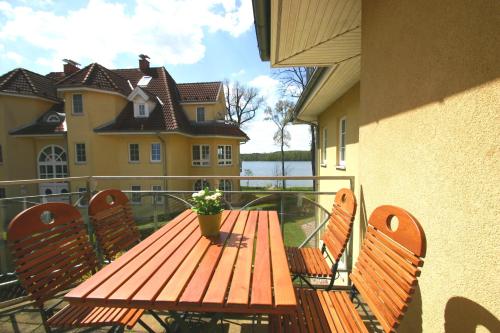 Villa Seeblick Bad Saarow 4.4km von Reichenwalde entfernt
