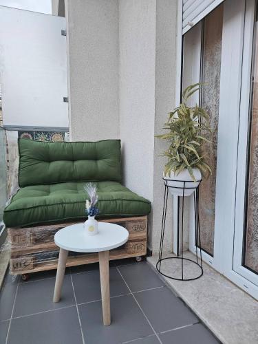 balcon/terrasse, Nading flat , beach and sun in Aïn Benian