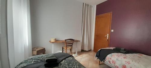 2 twin beds
