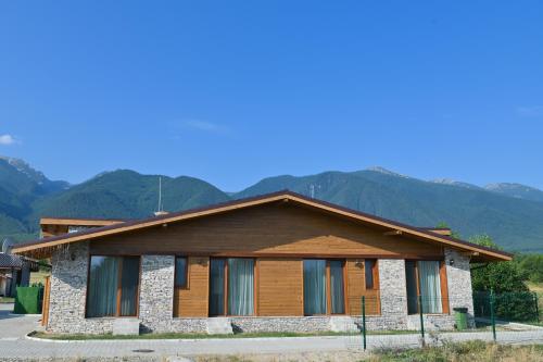 Villa Letizia & Raphael w Sauna near Pirin Golf Resort – khách sạn tại Betolovoto