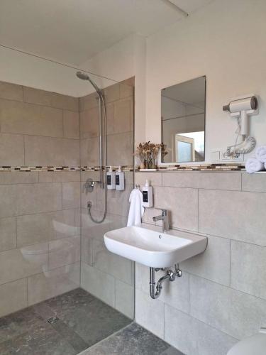 Shower, Holzfass Entspannung pur mit schonstem Bergblick 3 in Bad Aibling
