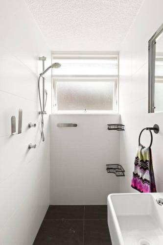 Harbour Edge Hideaway across Beare Park & Marina - image 5