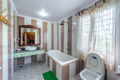 room detail thumbnail 2