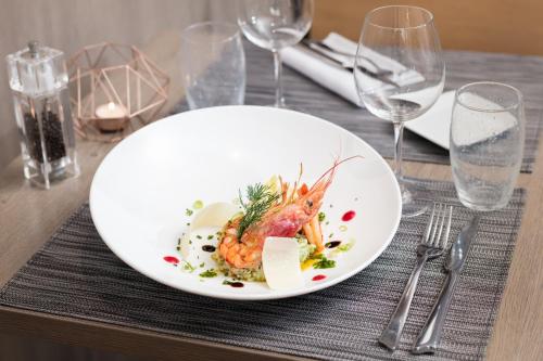 Mercure Strasbourg Aéroport - Room Service Disponible - image 9