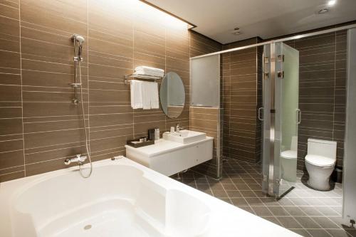 room detail thumbnail 2