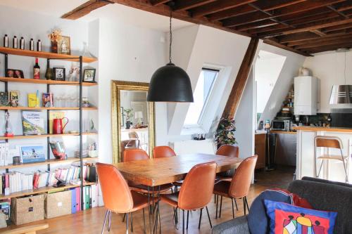 Charming 66 sqm attic flat Paris - image 12