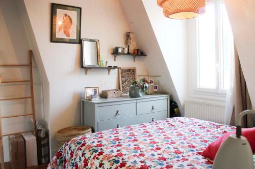 Charming 66 sqm attic flat Paris - image 13