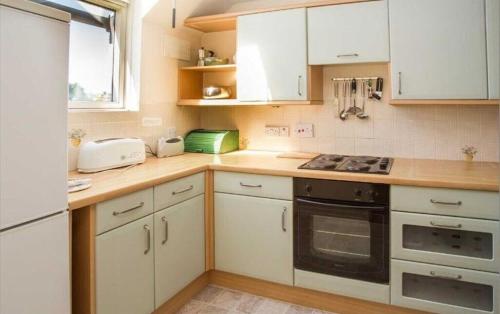 Sunny south facing Riverside home - Troon
