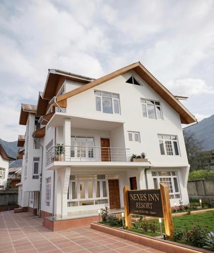 nexes inn resort in Srinagar