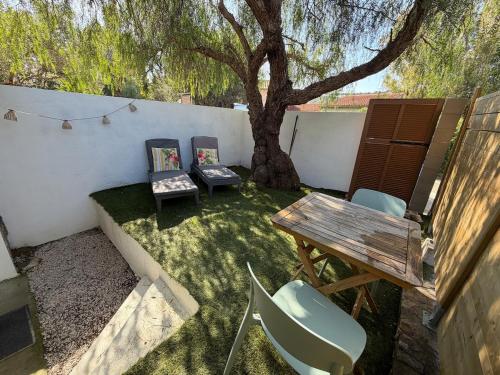 Duplex romantique avec beau jardin plage à pieds (Duplex romantique avec beau jardin plage a pieds) in 濱海聖芒德里耶