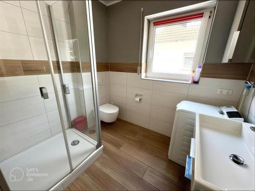 浴室, Spacious Ferienwohnung nähe KOB Uni (Spacious Ferienwohnung nahe KOB Uni) in 梅特涅