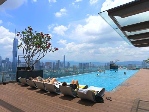 Sky Pool Suites KL Sentral 4 pax Kuala Lumpur 118 - image 13