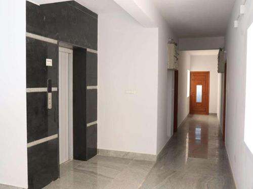 Starlight Hotels DLF Trade Center Miot chennai in Chennai