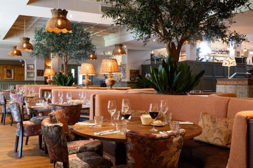 The Potters Heron - A Heartwood Inn in Ampfield