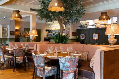 The Potters Heron - A Heartwood Inn in Ampfield