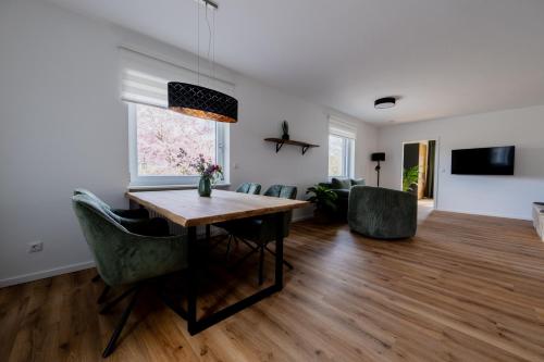 Ferienwohnungen im Weinhof Martin in เอลท์วิลเลอ อัม ไรน์