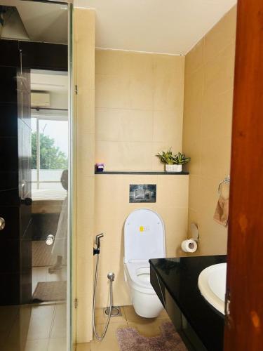 Stylish Modern Apartment in Nugegoda Near Colombo in Kohuwala
