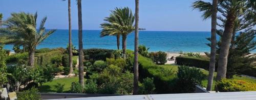 Villa Del Mar with Heated Pool & Spa in Mazotos