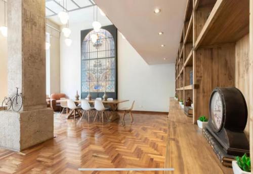 La editorial San Telmo in Barracas