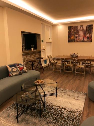 Quarto de hóspedes, Melissas Apartment in Zouq El Kharab