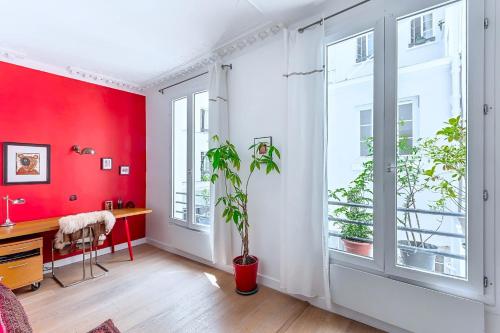 Charming flat near Canal Saint-Martin - image 9