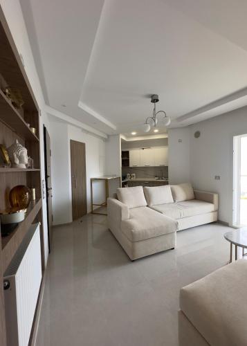 Apartment with sea view and pool access in Chatt Mariem