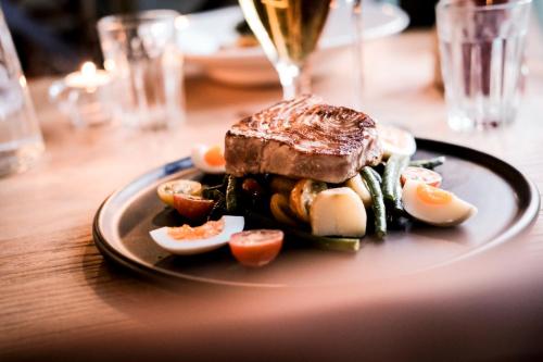 Fisherman's Haunt Hotel - image 12