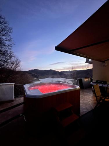 tab panas, WołkoWilla - Willa z Jacuzzi na wyłączność MEGA WIDOK ! (WolkoWilla - Willa z Jacuzzi na wylacznosc MEGA WIDOK !) in Wolkowyja