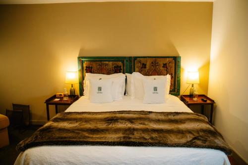 Book the Deluxe Suite Deluxe Suite