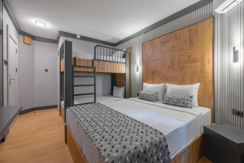Room, family