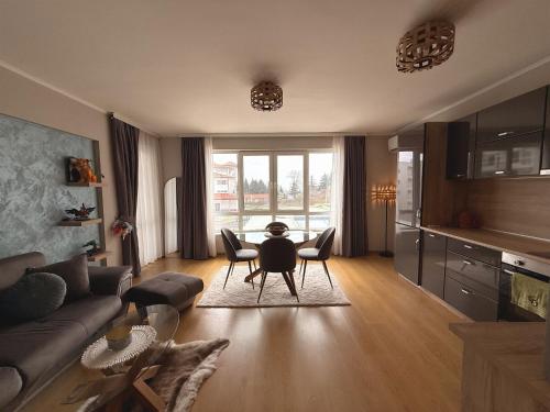 Byala SeaSide Apartment – khách sạn tại Byala